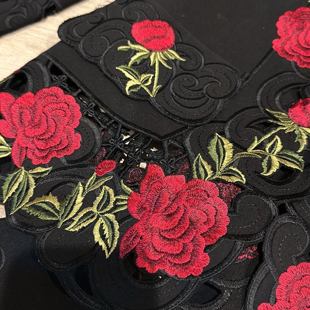 Beautiful suit set rose flowers appliqué Size Small Sunning blazer and skirt - Picture 6 of 14